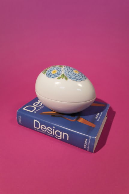 Vintage porcelain egg shaped box