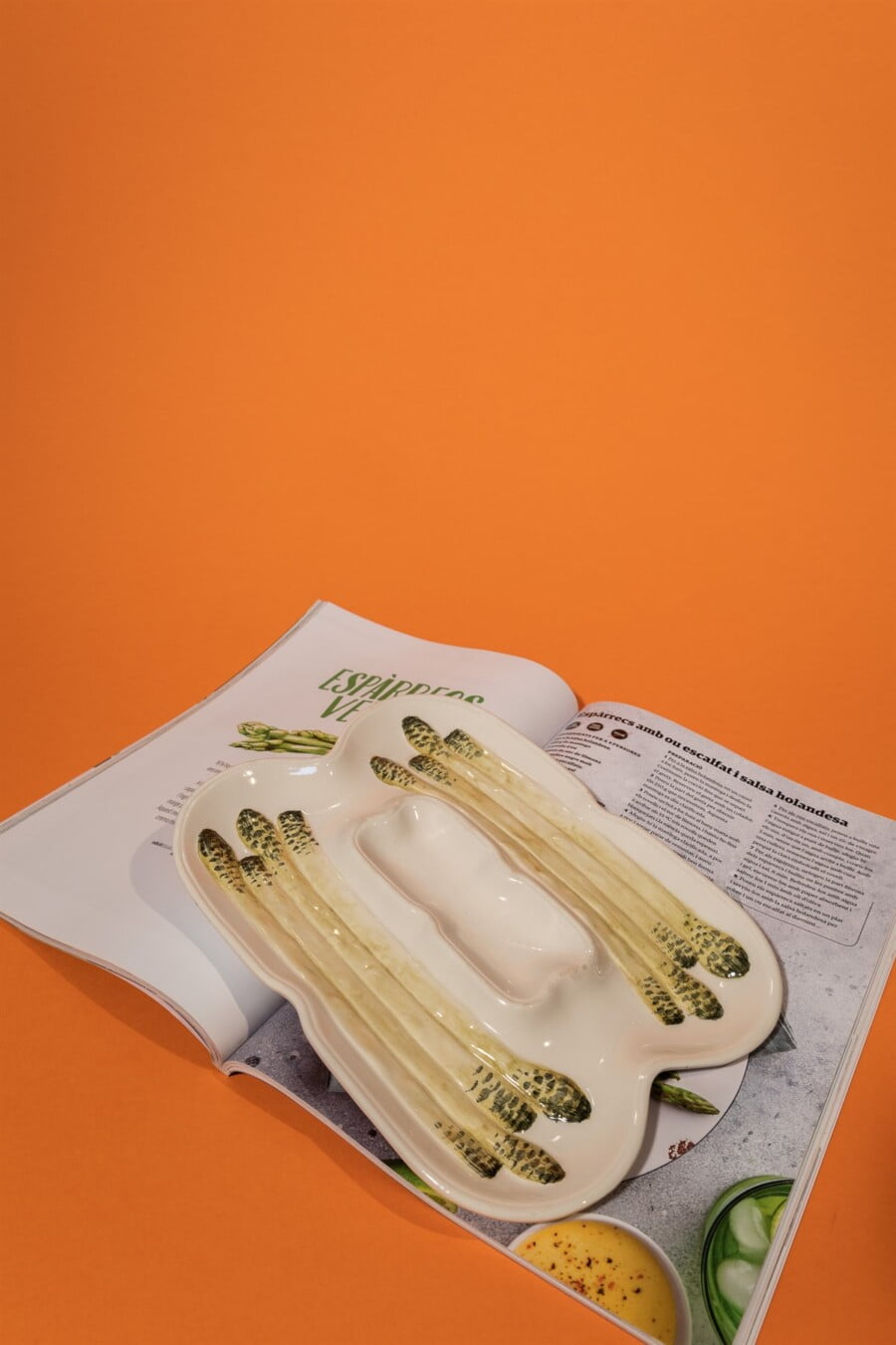 Italian asparagus porcelain plater