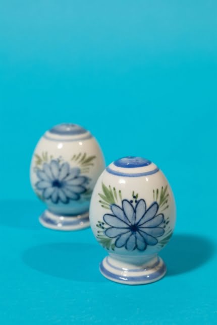 deep blue flowers salt and pepper shakers