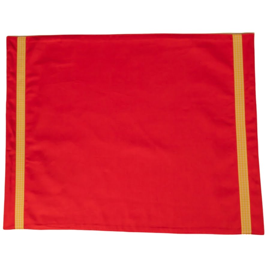 Red colour block placemat Red colour block placemat